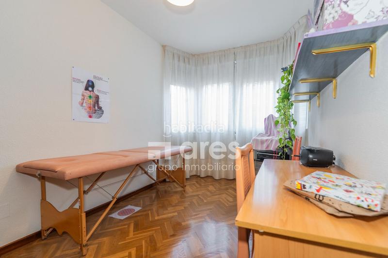 Foto 0d1fcf47-eaf3-4f18-b721-c460a86bd239. Piso grupo inmobiliario ares presenta vivienda en la zona ramón y cajal en Madrid