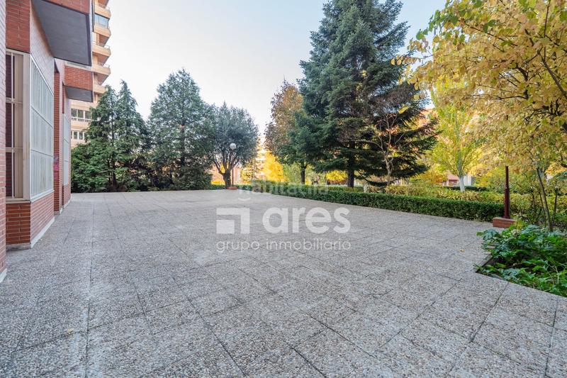 Foto 21ca8853-1eb0-4bb4-9851-904e9e902755. Piso grupo inmobiliario ares presenta vivienda en la zona ramón y cajal en Madrid