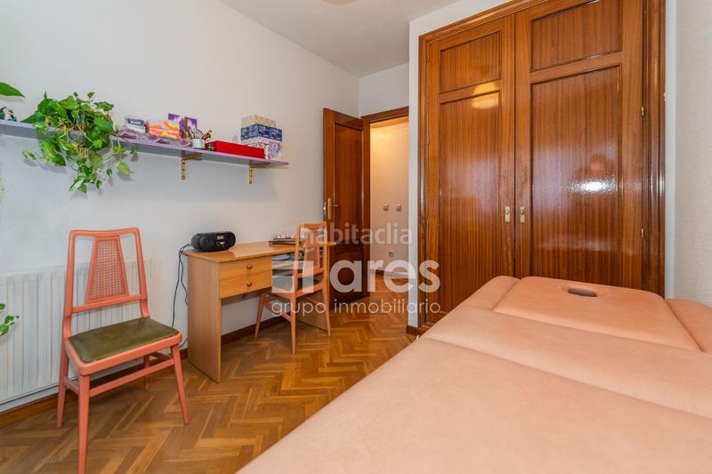 Foto 3246d69d-6b85-4f11-91e9-05ca22811ea0. Piso grupo inmobiliario ares presenta vivienda en la zona ramón y cajal en Madrid