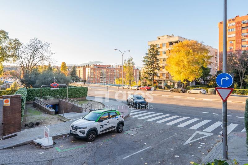 Foto 80d87ad5-af6c-4a3b-a017-2e2dc840933d. Piso grupo inmobiliario ares presenta vivienda en la zona ramón y cajal en Madrid