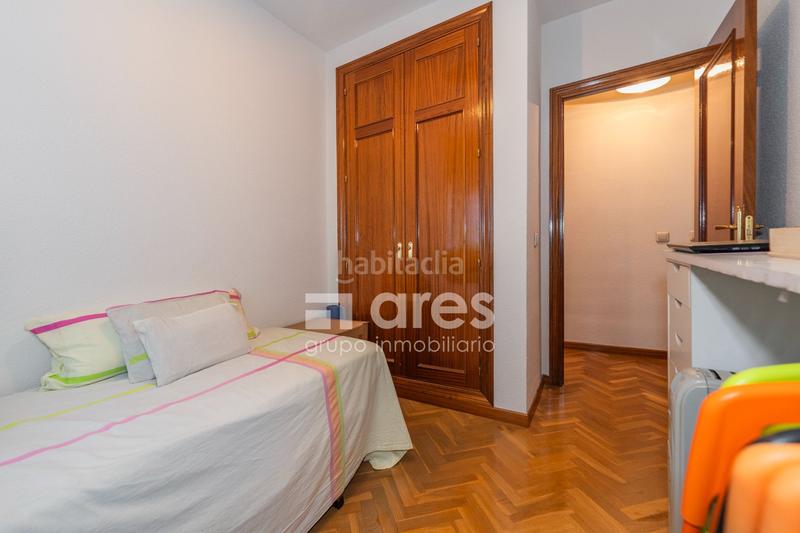 Foto 8f14ba88-cacf-44d2-9c3b-1fe7aba552dc. Piso grupo inmobiliario ares presenta vivienda en la zona ramón y cajal en Madrid