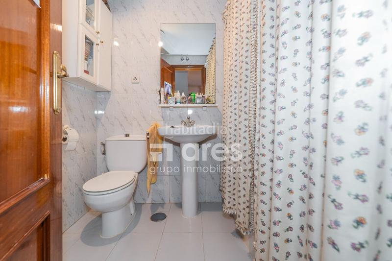 Foto 91b81eb8-40f2-4ee4-834f-bb05d4a87452. Piso grupo inmobiliario ares presenta vivienda en la zona ramón y cajal en Madrid