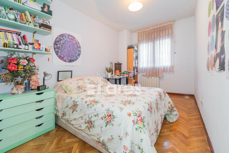 Foto ca8b5e9c-05f7-41ed-9894-fb370d4e8644. Piso grupo inmobiliario ares presenta vivienda en la zona ramón y cajal en Madrid
