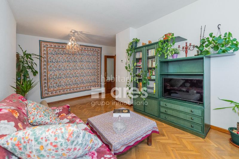 Foto dab120e0-7e75-4c47-9079-417d5ec48073. Piso grupo inmobiliario ares presenta vivienda en la zona ramón y cajal en Madrid