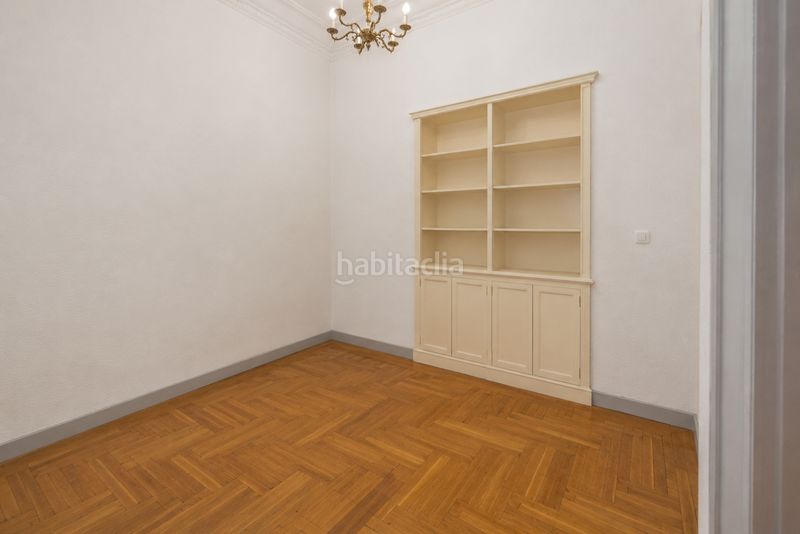 Foto fa0beb3e-2f60-4a76-88f1-fea304d69e4b. Pis amb calefacció a Ibiza Madrid