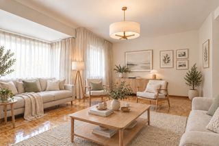 Flat  Calle de biarritz. Grupo inmobiliario ares vende exclusiva vivienda para reformar p