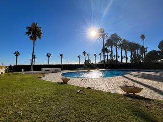 Pis  De la baixada platja cristall. Espectacular apartamento en la primera línea de playa con parkin