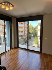 Flat  De l'oli. Precioso piso a 10 minutos de la playa al lado de todos los serv