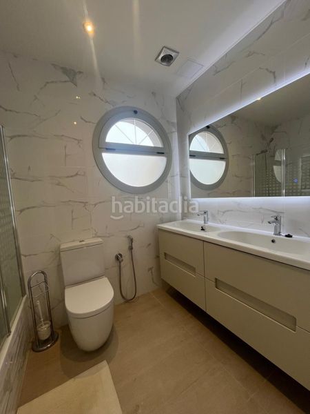 Foto 8d1c84c6-9987-4b00-bd7b-8b85d139c5e4. Casa adossada amb calefacció aparcament a mar Cambrils Cambrils