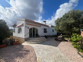 Chalet  De la deessa isis. Preciosa casa independiente con jardín privado!