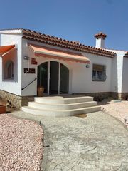 Chalet  De la deessa isis. Preciosa casa independiente con jardín privado!