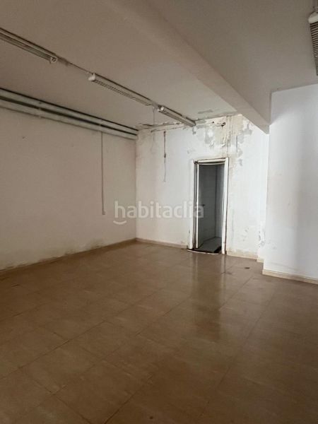 Foto 0e112921-8abe-451b-a3a8-da68a538d89e. Local comercial gran local en venta en el puerto ! en Cambrils