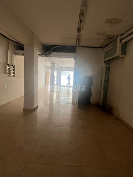 Foto 67bb5e9b-3bbd-4aa9-ad72-7750a557ae61. Local comercial gran local en venta en el puerto ! en Cambrils