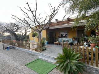 Mas  De constantí. Oportunidad única finca con casa independiente y más de 6.200 m