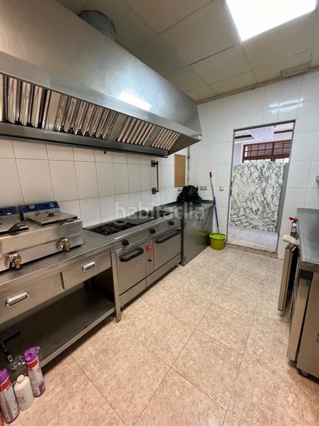 Foto 88d47f07-339a-483b-9e85-bd93e83a9041. Local comercial fantástico local esquinero en la zona del puerto ! en Cambrils