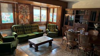 Flat  De l'alcalde segimon. Fantástico piso de 5 habitaciones con trastero y terrazas en reu