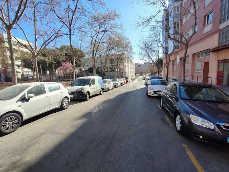 Foto c10bd412-da31-4e5c-be85-9472e9bb9d11. Parking coche nou barris cflor de neu pablo iglesias en Barcelona