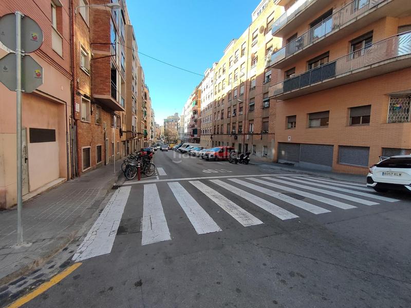 Foto e5ed1140-e909-447d-a2c1-af0acfec0e3a. Parking coche nou barris cflor de neu pablo iglesias en Barcelona
