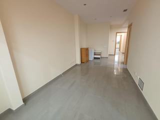 Ground floor in Centre