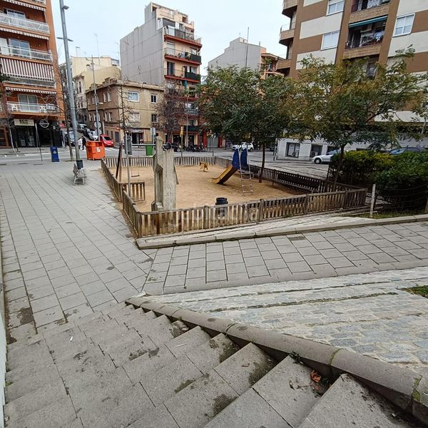 Foto 1afa1cac-47de-4765-af60-858f14f9f917. Piso cerdanyola nord zona puig i cadafalch sólo tres vecínos !!!!! en Mataró