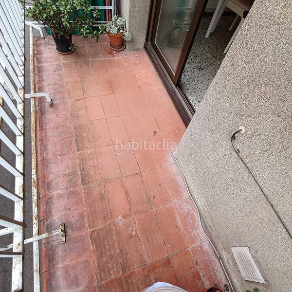 Foto 4230f808-1e0f-4ef8-a4af-ee8bda25e12f. Piso cerdanyola nord zona puig i cadafalch sólo tres vecínos !!!!! en Mataró