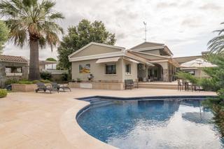 Chalet  Calle terral de dalt. Espectacular, de lujo, excelente comodidad, sobre casi 4 parcela
