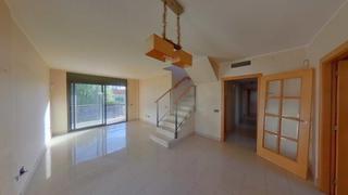 Dúplex  Calle montsant. Dúplex a la venta en els munts