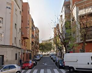 Appartement à Pubilla Cases. Piso ocupado en hospitalet de llobregat