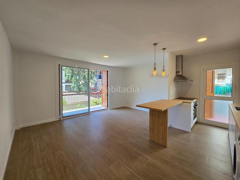 Foto 8f4e9275-9b6a-4b0f-8525-0d332a6a3e2b. Piso descubre tu nuevo refugio junto al mar! en Segur Platja Segur de Calafell