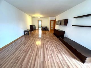 Pis a Centre. Gran piso 140mts de 4 habitaciones parking y trastero en el vend