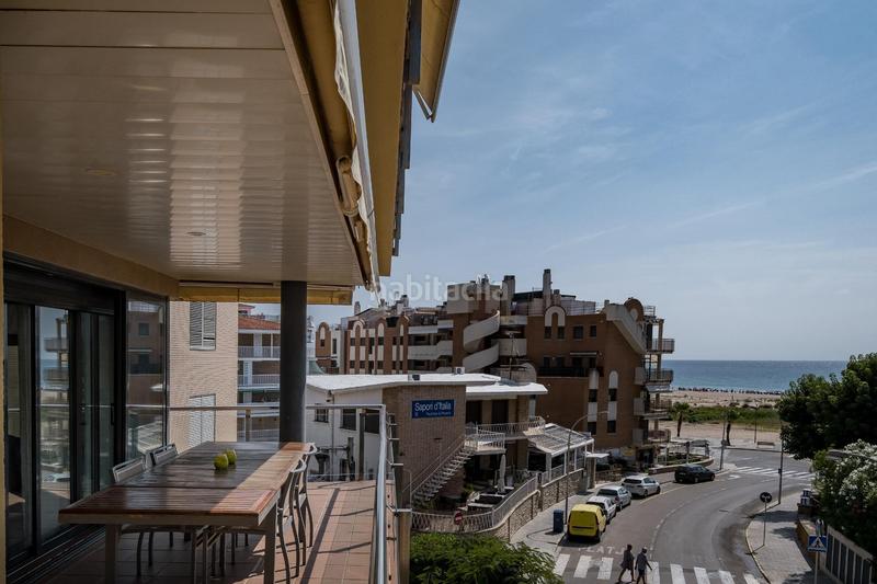 Foto 9ad60fa4-cd19-430d-bdf0-de0599934295. Piso alto standing en 2 liena de mar con piscina en Torredembarra