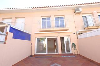 Casa a schiera in Centre. Casa adosada en venta en el puig el vendrell