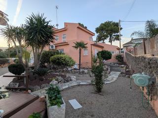 Haus in Segur de Calafell Nucli Urbà. Chalet en segur de calafell