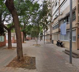 Rez-de-chaussée à Besòs - Maresme. Piso ocupado en venta en el besòs i el maresme  ideal inversores