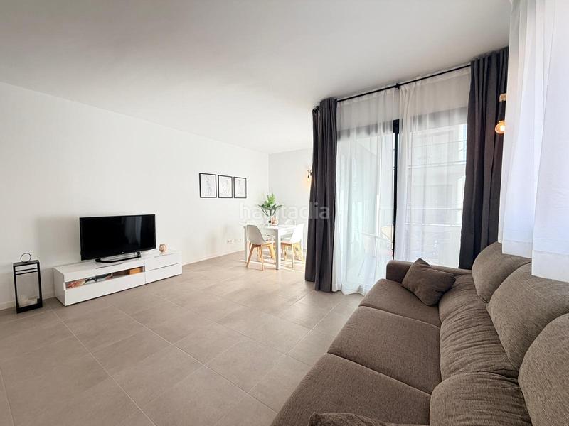 Foto b5c2cc8e-eb7f-4957-a35c-4cdff1fc34dc. Pis amb aparcament piscina a Segur Platja Segur de Calafell