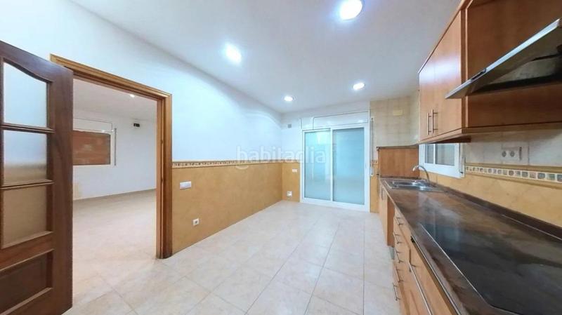 Foto 03717c0a-a0cc-49da-bcaa-cd571b9a65f9. Xalet amb aparcament piscina a costa Cunit - els jardins - els rosers Cunit