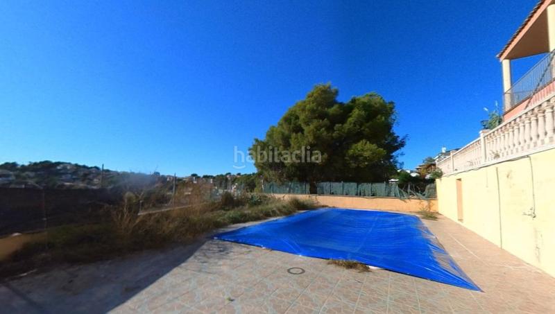 Foto 088e0423-6439-4f58-ac65-9d0d747fff5c. Xalet amb aparcament piscina a costa Cunit - els jardins - els rosers Cunit