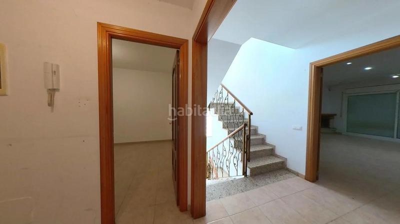 Foto 5ededc4b-1875-4b69-8a77-97d3c42fa56a. Xalet amb aparcament piscina a costa Cunit - els jardins - els rosers Cunit