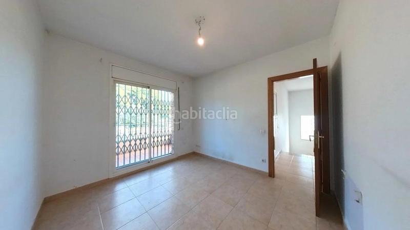 Foto 8051fabc-51bb-489a-84cd-89303119cf40. Xalet amb aparcament piscina a costa Cunit - els jardins - els rosers Cunit