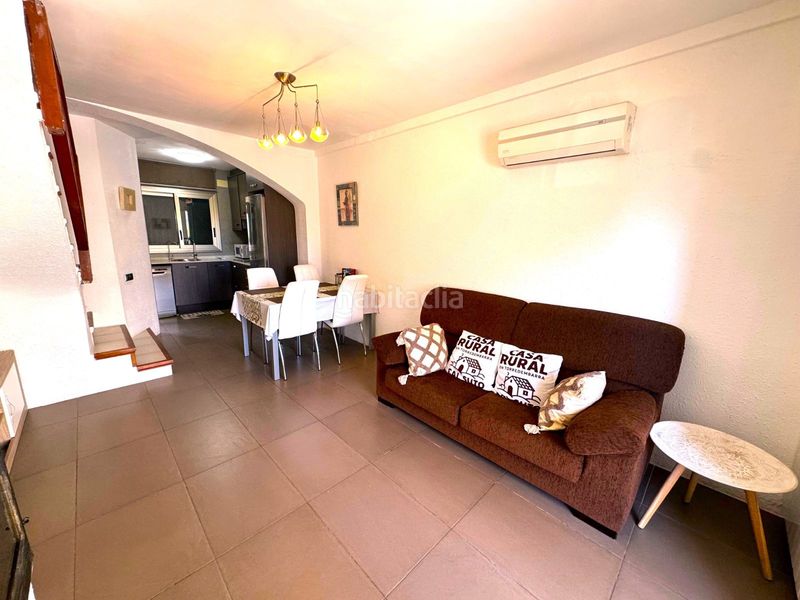 Foto 3dd96535-fe34-44b4-baf9-bc98e656f994. Casa adosada en Sant Jordi Torredembarra