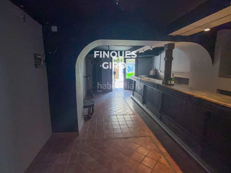 Foto 14b58283-f671-4b26-9084-3f19a1c5d00f. Local comercial se vende bar musical en calle monturiol en Calafell