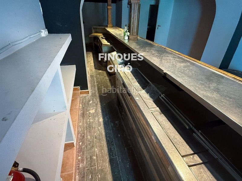 Foto 371cb12f-b004-4fef-b7a3-2f171fd03215. Local comercial se vende bar musical en calle monturiol en Calafell