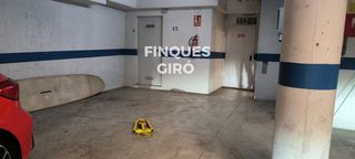 Posto auto in de Roda