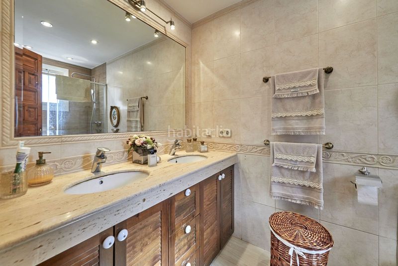 Foto 5fd702f1-fd07-4473-8c70-d33c4b40406c. Casa adossada amb calefacció aparcament piscina a Calafell