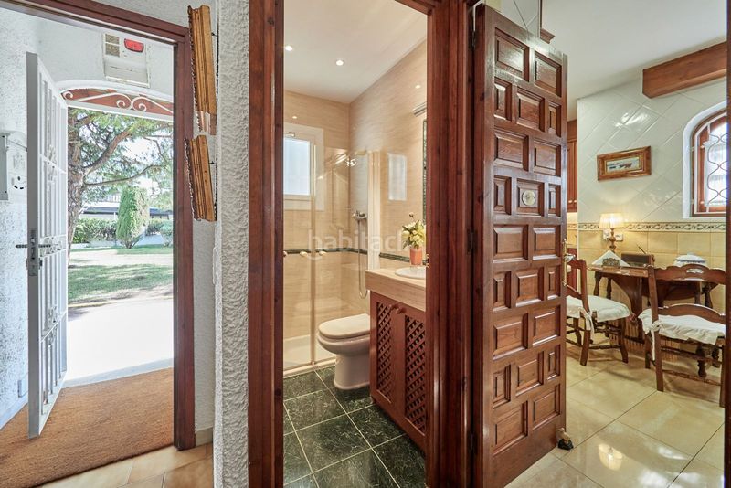 Foto 8953977d-7dfe-46d3-bb70-60655ba63198. Casa adossada amb calefacció aparcament piscina a Calafell