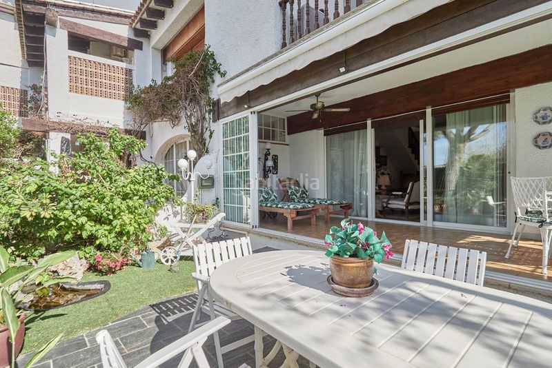 Foto a6bf2bb3-760c-4055-bd55-58dd0ad0a34a. Casa adossada amb calefacció aparcament piscina a Calafell