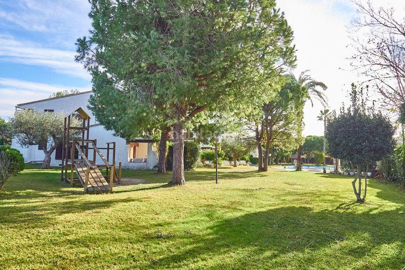 Foto e2faf5a1-41fc-405d-9d29-e0ffc31f3400. Casa adossada amb calefacció aparcament piscina a Calafell