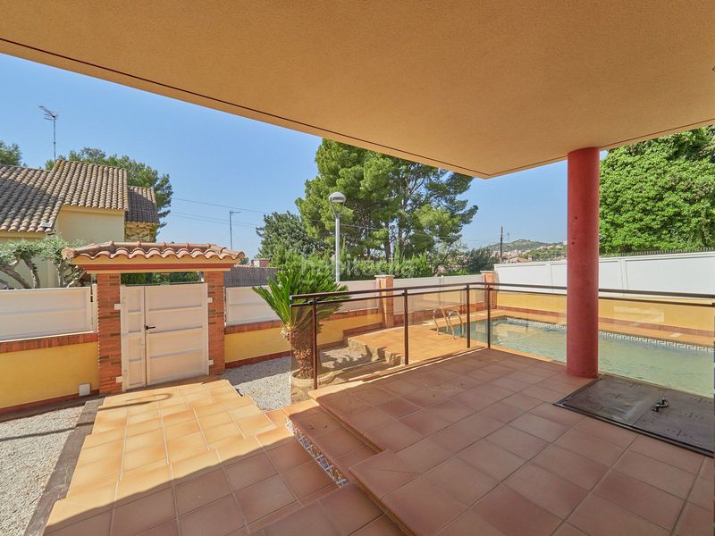 Foto d3dfd846-6b7b-4b95-93af-0faecf335935. Xalet amb calefacció aparcament piscina a Segur de Calafell nucli urbà Segur de Calafell