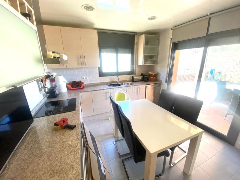 Foto 7120400a-1b4e-40f5-9df0-96686423aacf. Casa amb calefacció aparcament piscina a Valldemar-Montmar Segur de Calafell