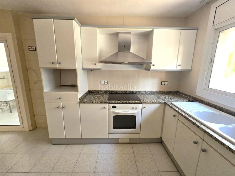 Foto c4f6cdad-fd1b-4ef4-827b-1accf26ac5f9. Casa adossada amb calefacció aparcament a El Tancat-Mas d´en Gual Vendrell (El)